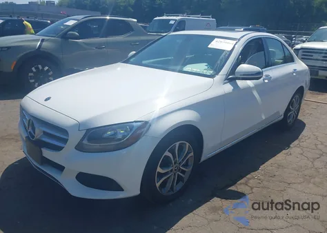 2018 Mercedes-Benz C 300 4Matic из США, поврежденный, VIN 55SWF4KB4JU244606